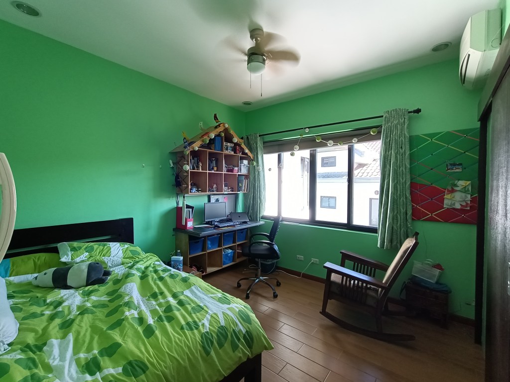 boys room