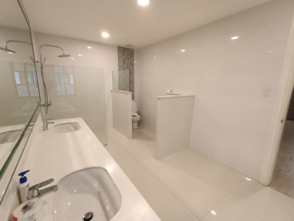 full bathroom