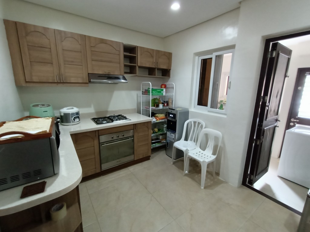 dirty kitchen