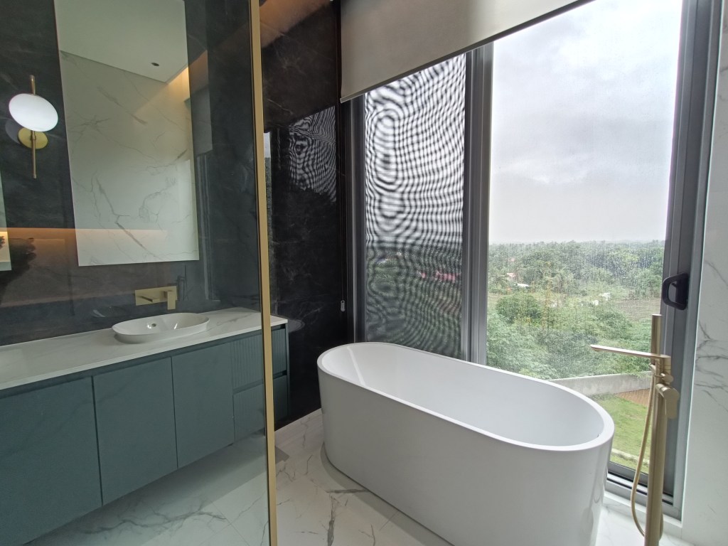 bathtub