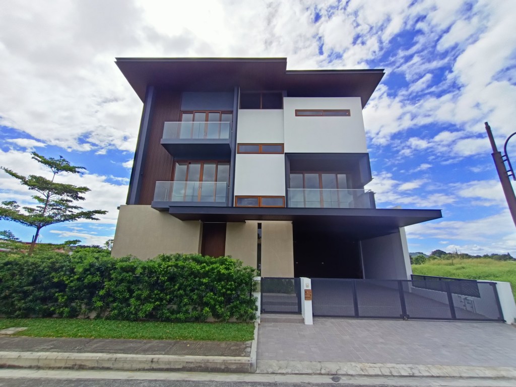 alabang west