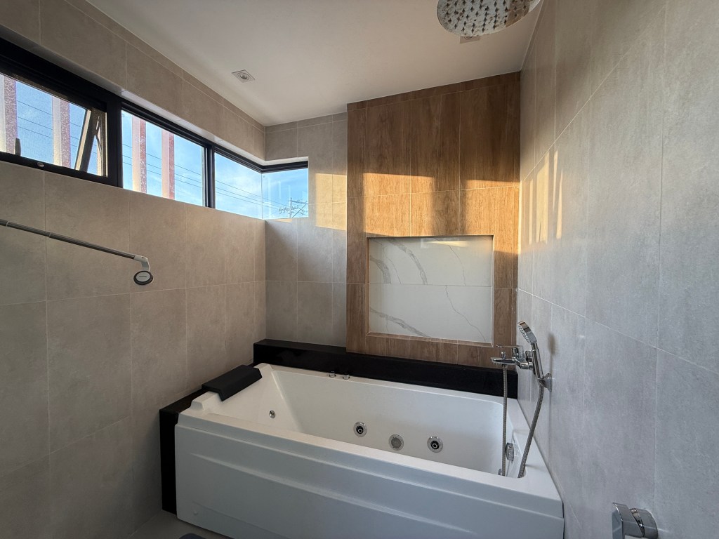 bath tub